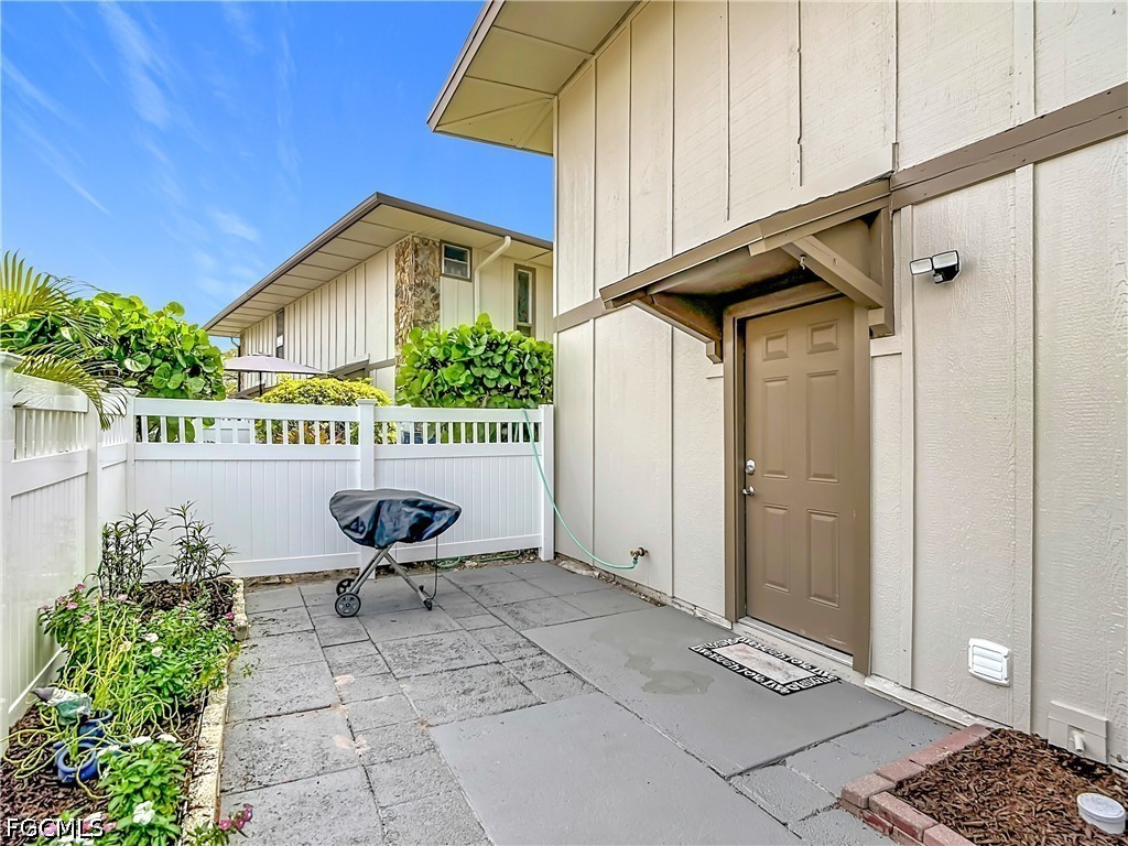 4293 Island Circle 4