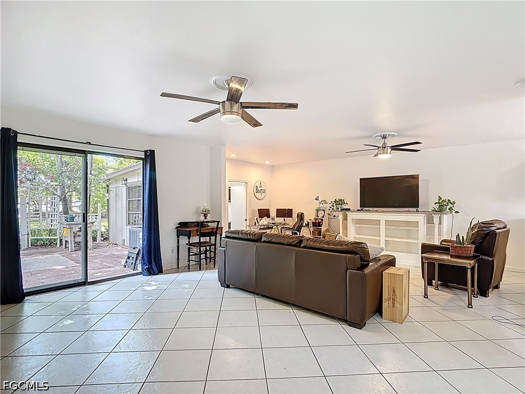 4293 Island Circle 4