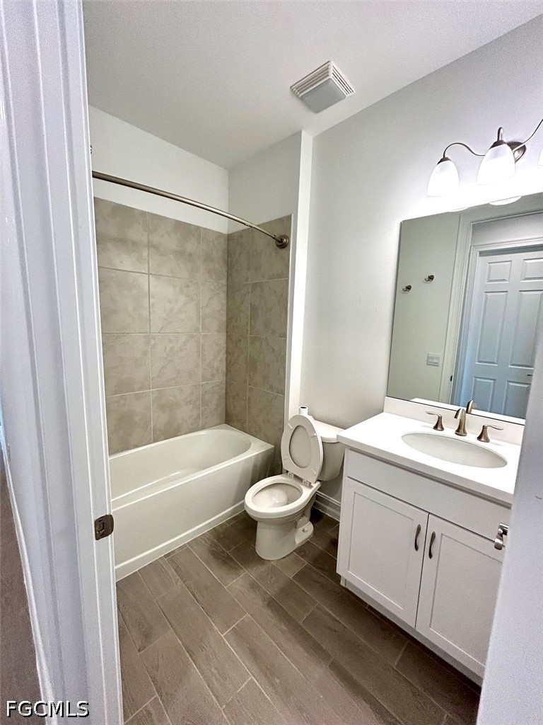 43806 Blue Heron LN