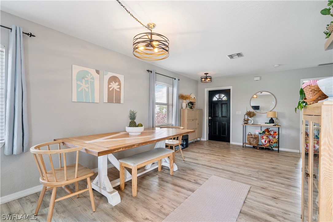 126 Palmetto CIR NE
