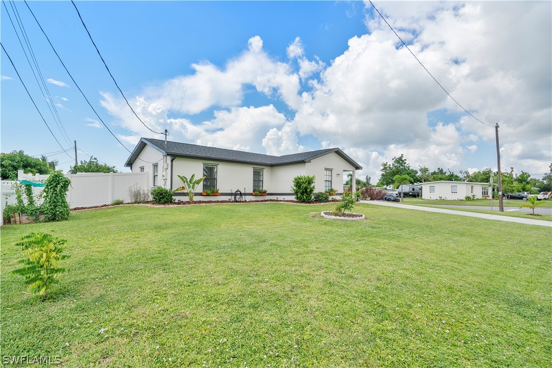 126 Palmetto CIR NE