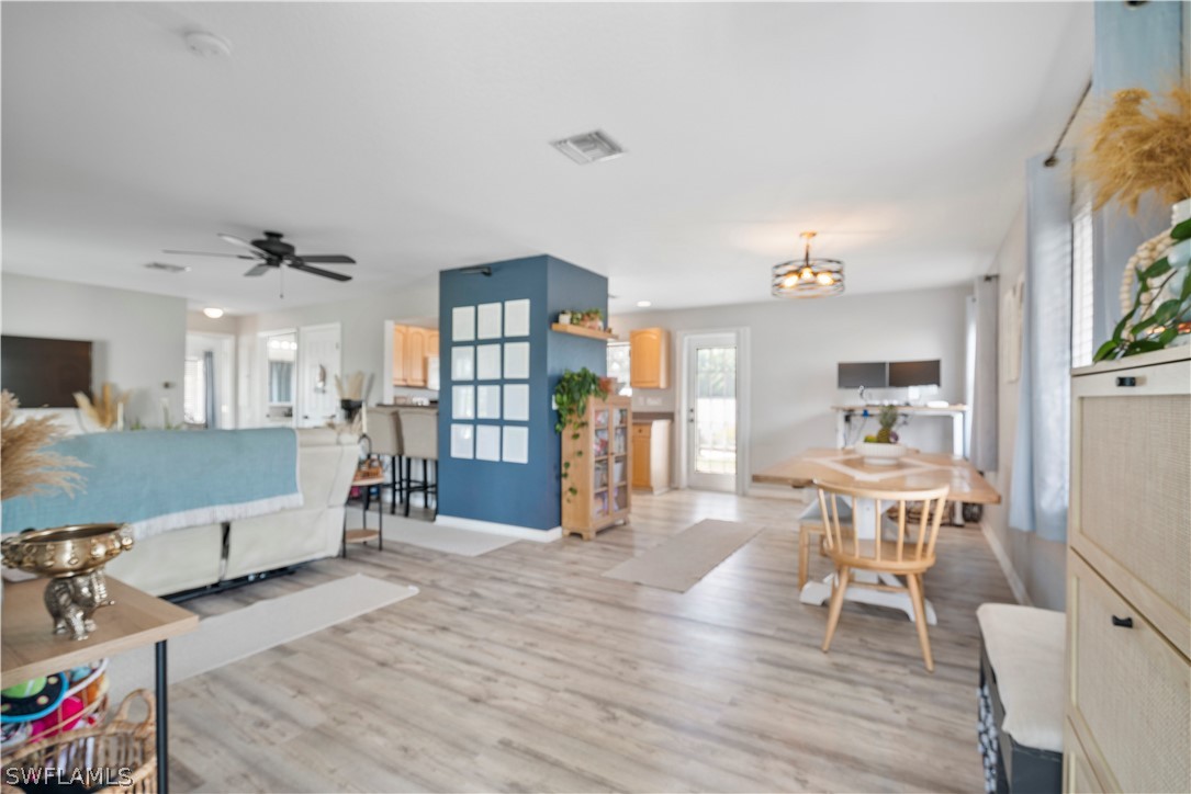 126 Palmetto CIR NE