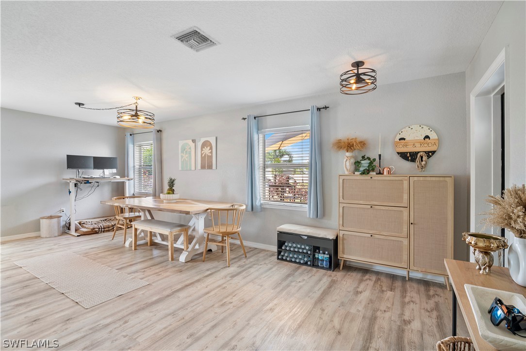 126 Palmetto CIR NE