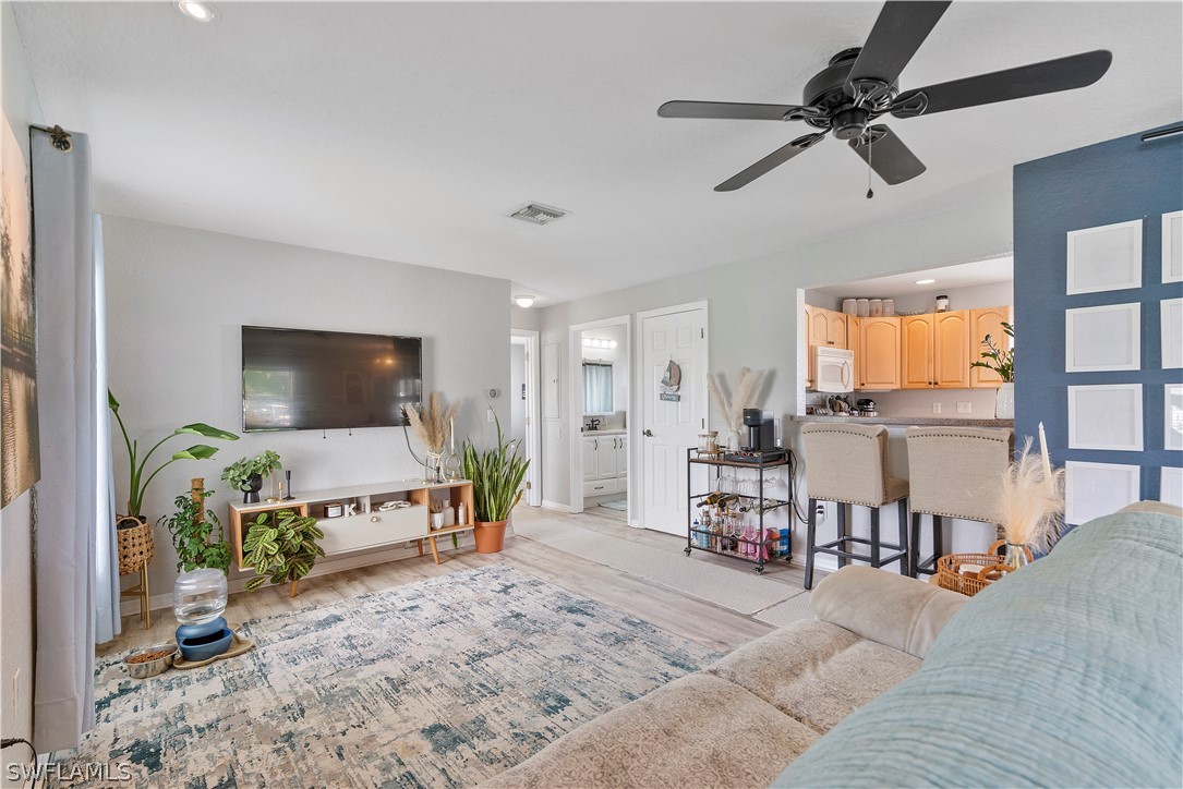 126 Palmetto CIR NE