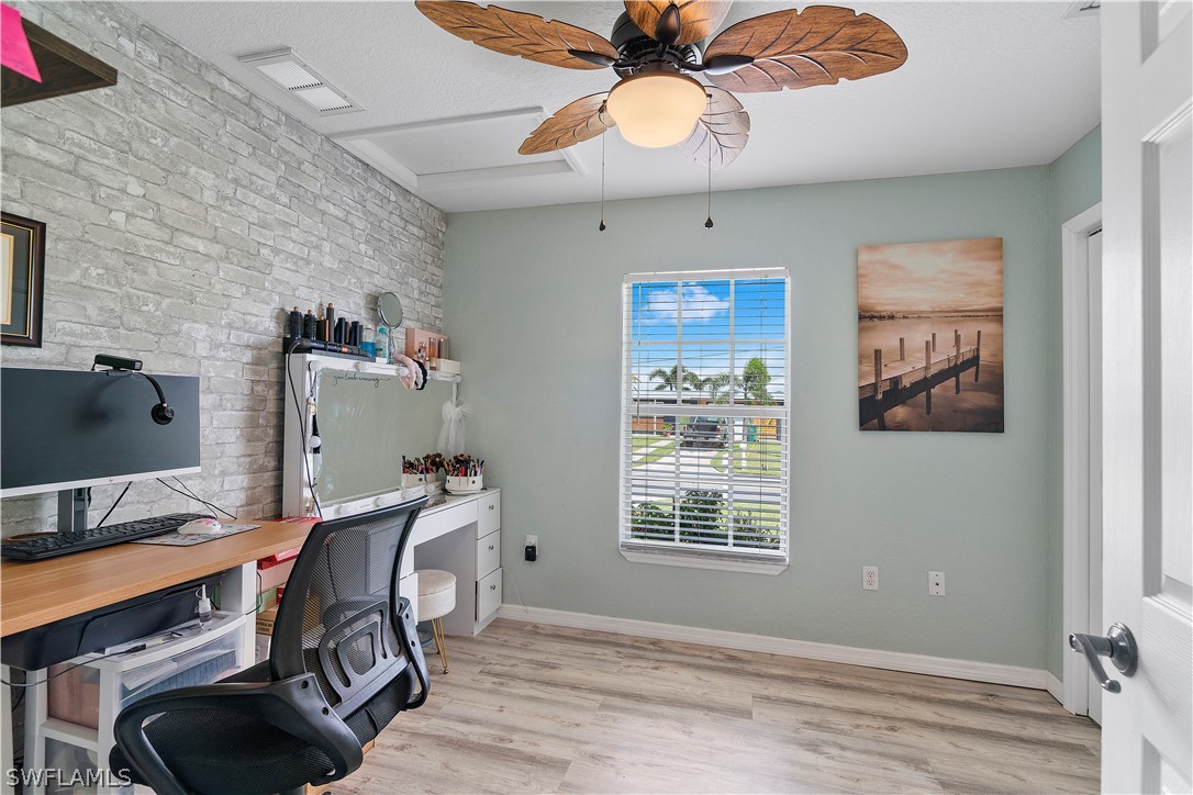 126 Palmetto CIR NE