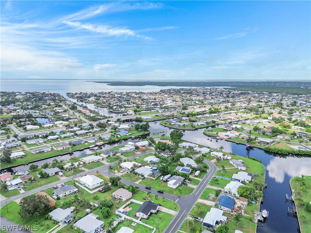 126 Palmetto CIR NE