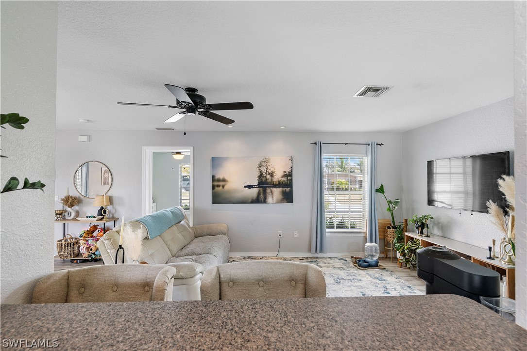 126 Palmetto CIR NE