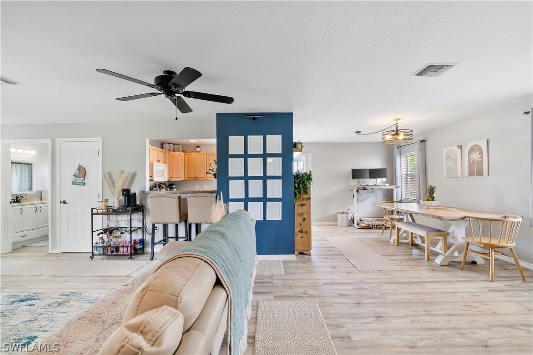 126 Palmetto CIR NE