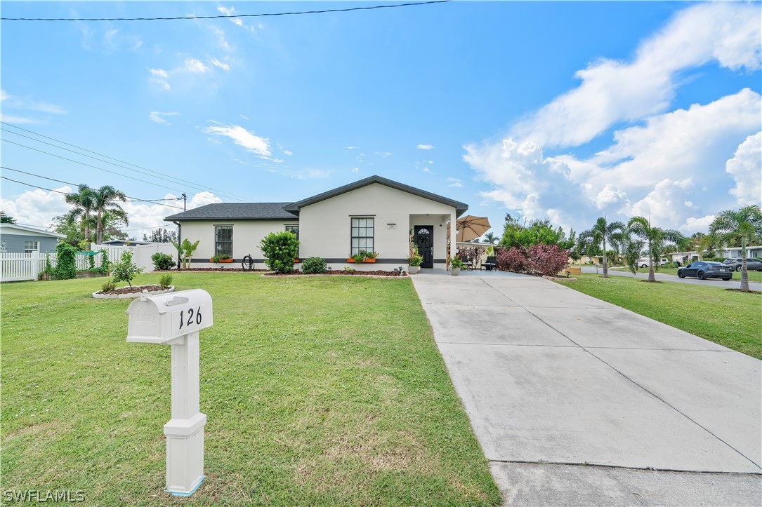 126 Palmetto CIR NE