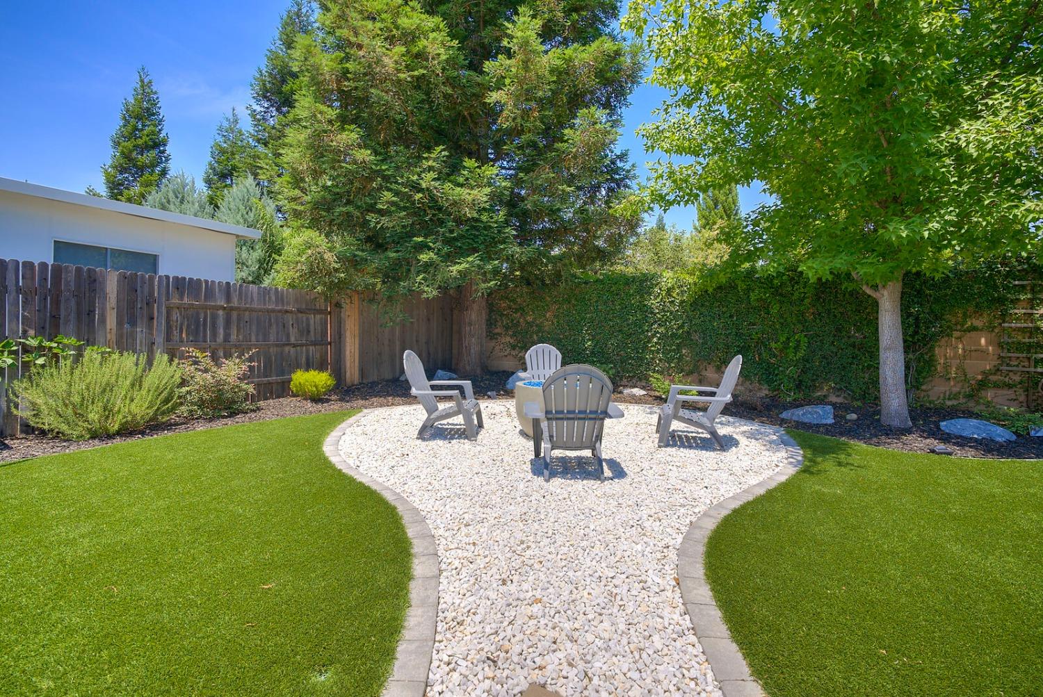 1524 Arroyo Madrone Lane