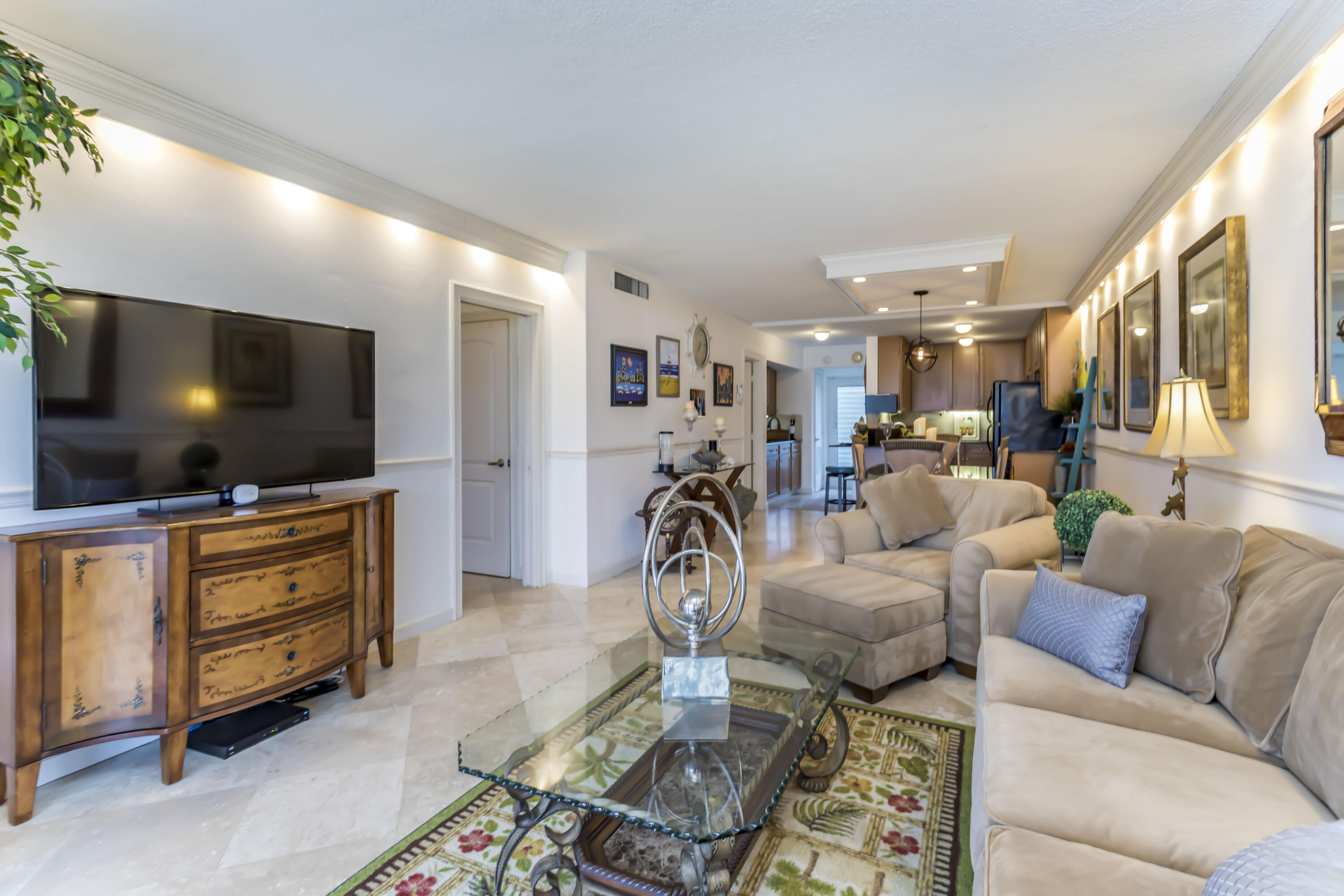 951 Spanish Circle Unit: 141-F