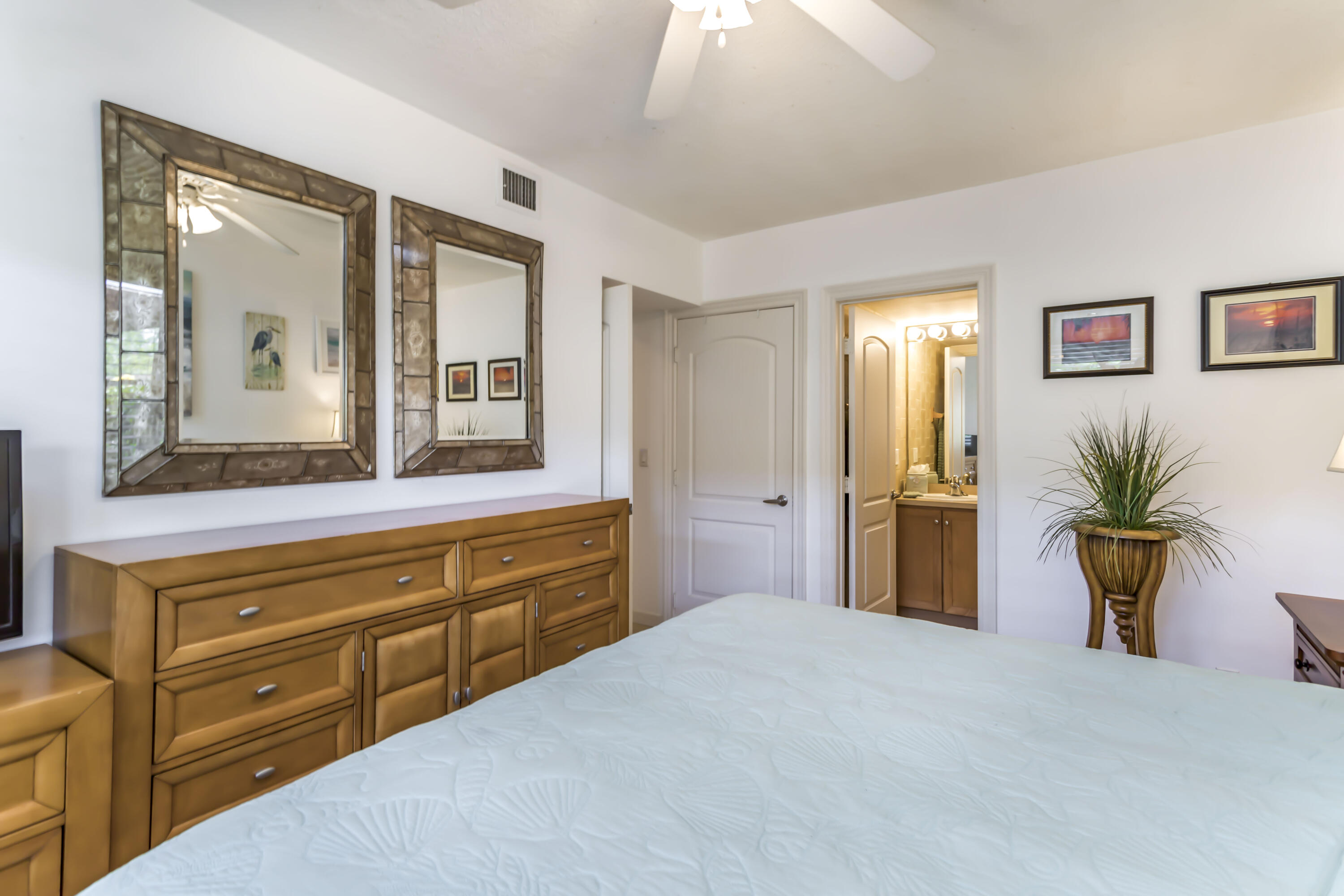 951 Spanish Circle Unit: 141-F