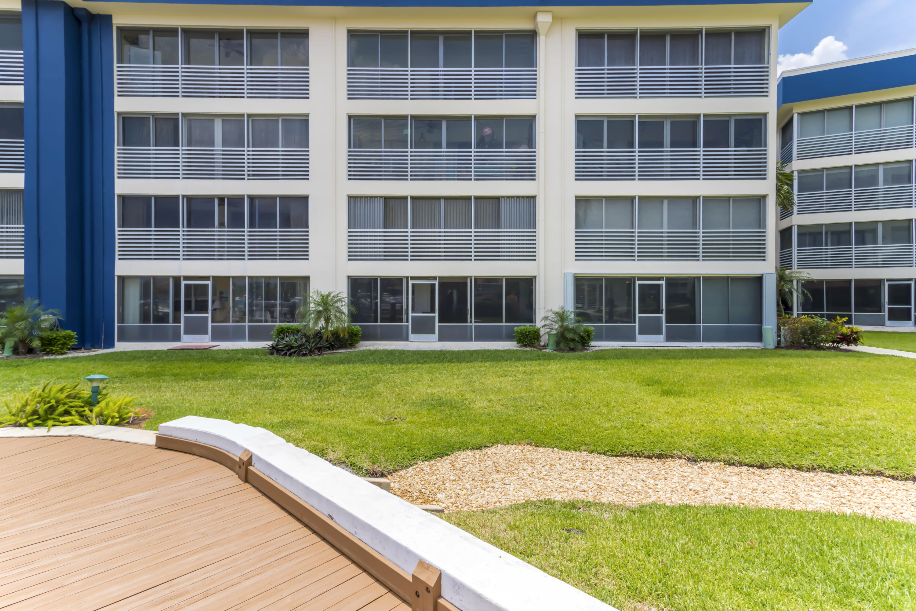 951 Spanish Circle Unit: 141-F