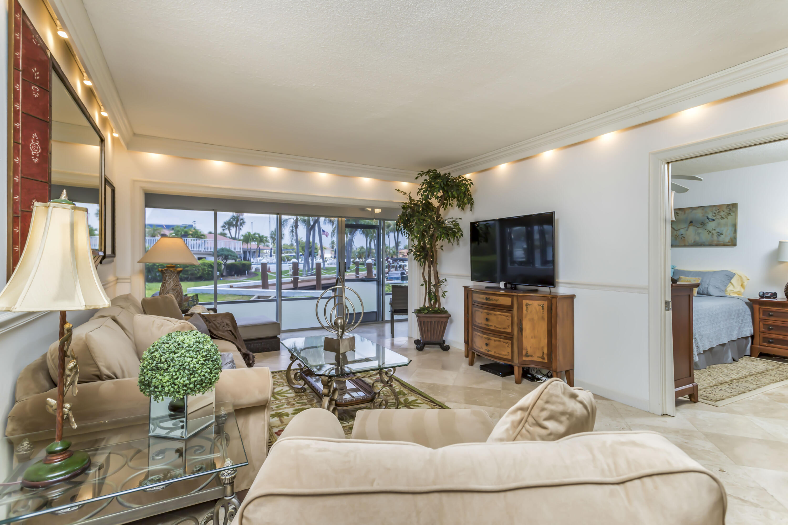 951 Spanish Circle Unit: 141-F