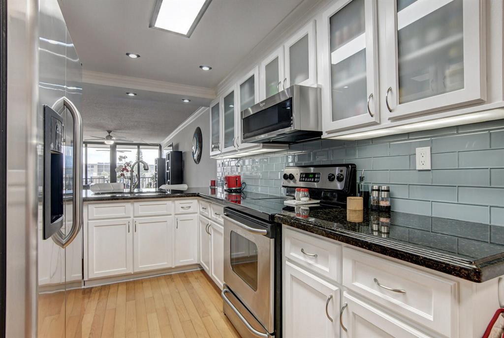 9 Royal Palm 4060 Way Unit: 4060