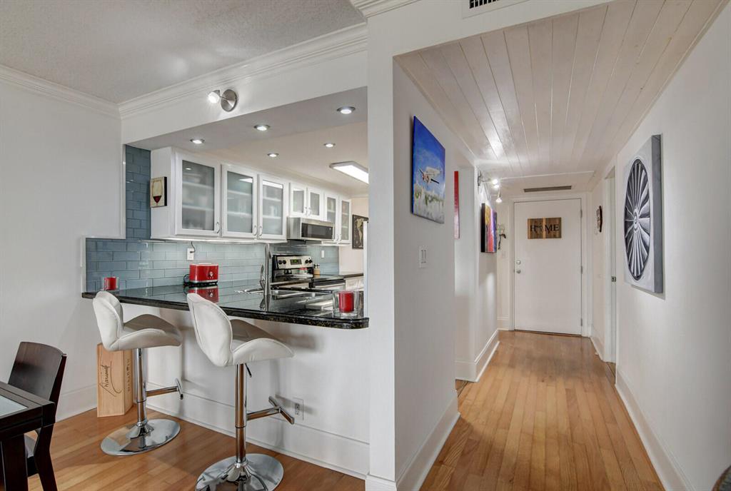 9 Royal Palm 4060 Way Unit: 4060