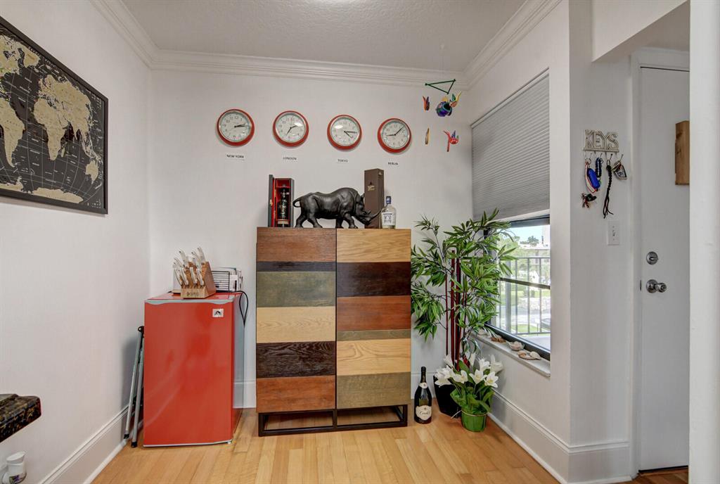 9 Royal Palm 4060 Way Unit: 4060