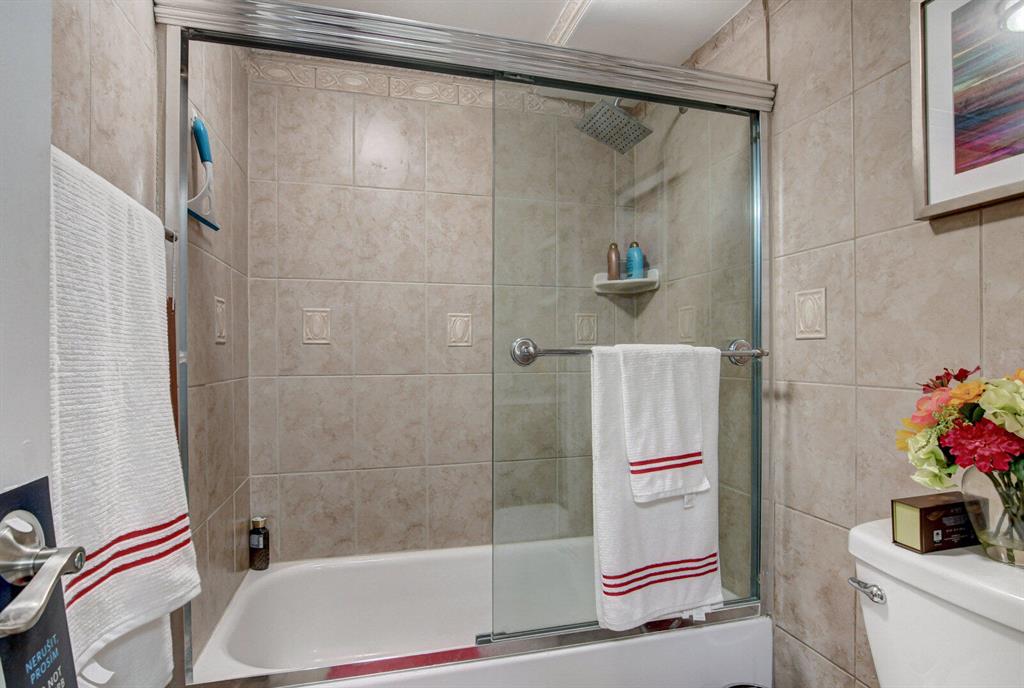 9 Royal Palm 4060 Way Unit: 4060