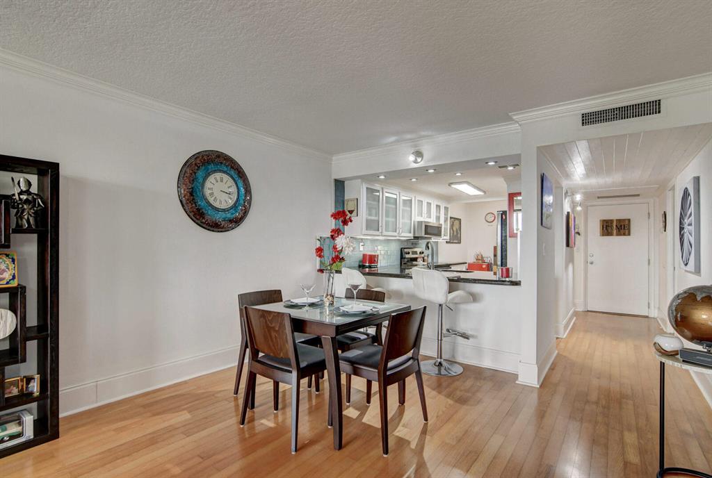 9 Royal Palm 4060 Way Unit: 4060