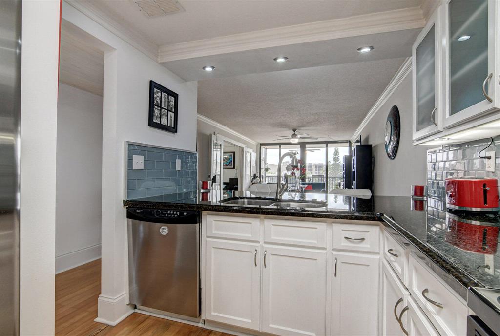 9 Royal Palm 4060 Way Unit: 4060