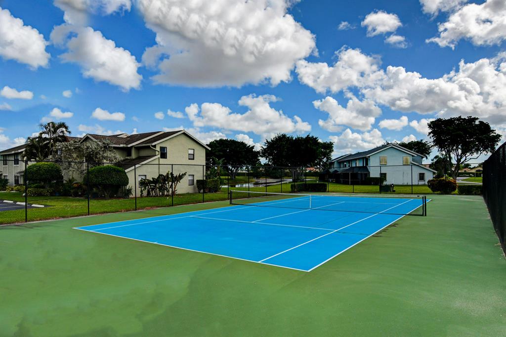 5694 Northpointe Lane Lane