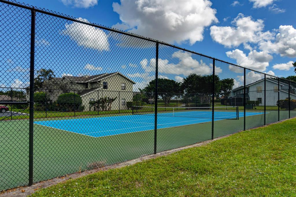 5694 Northpointe Lane Lane