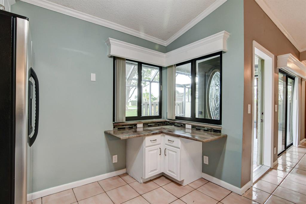 5694 Northpointe Lane Lane