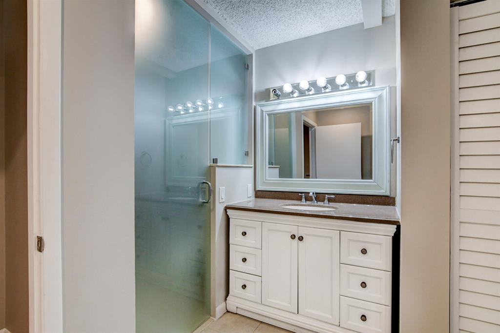 5694 Northpointe Lane Lane