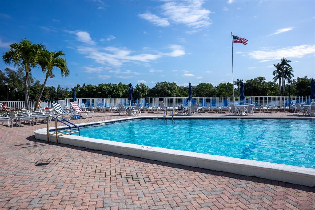 30 Colonial Club Drive Unit: 202