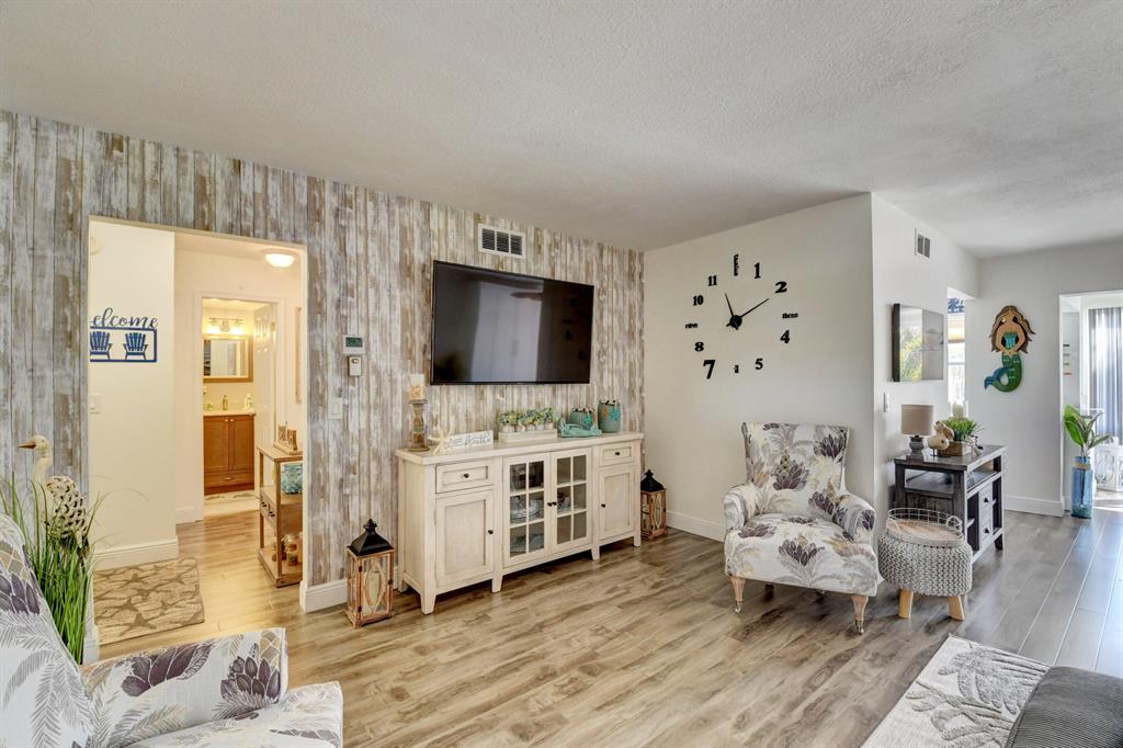 30 Colonial Club Drive Unit: 202