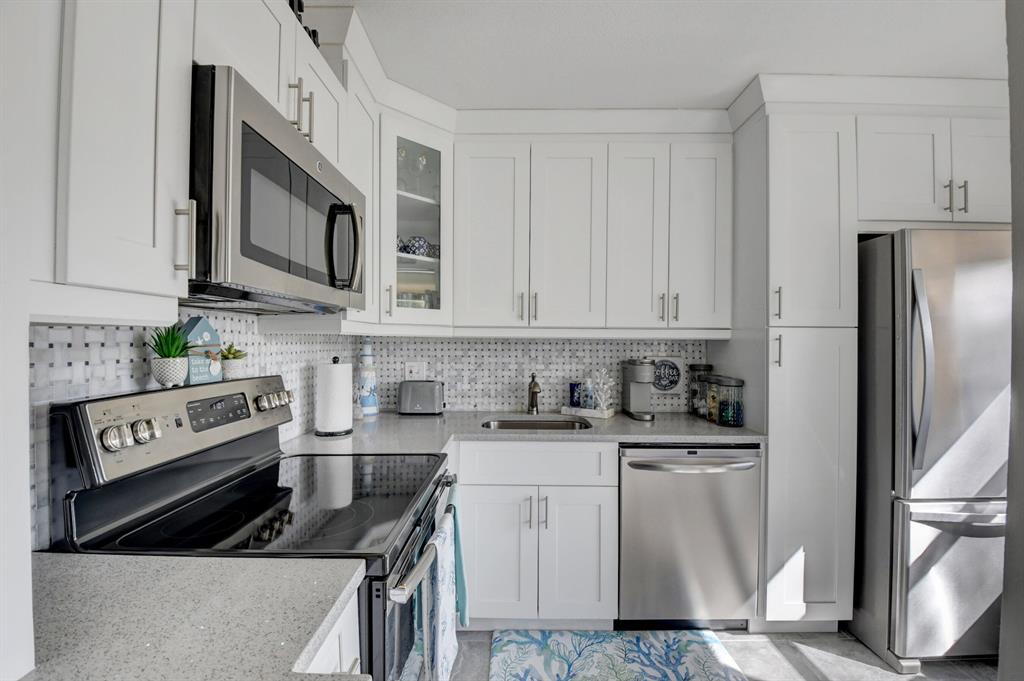 30 Colonial Club Drive Unit: 202