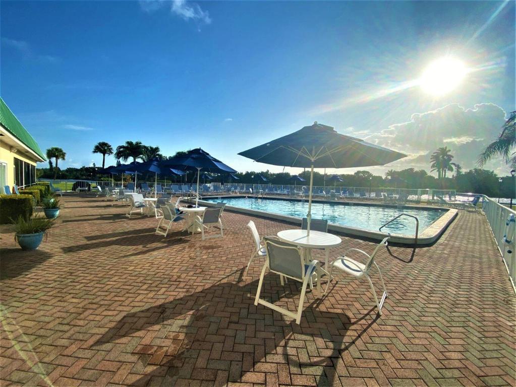 1 Colonial Club Drive 204