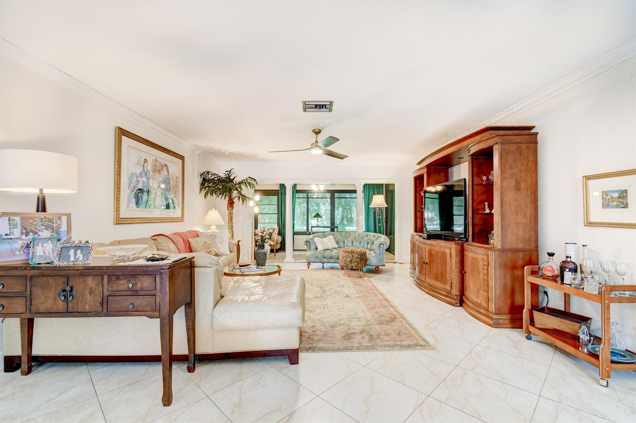 10 S Lakeshore Drive