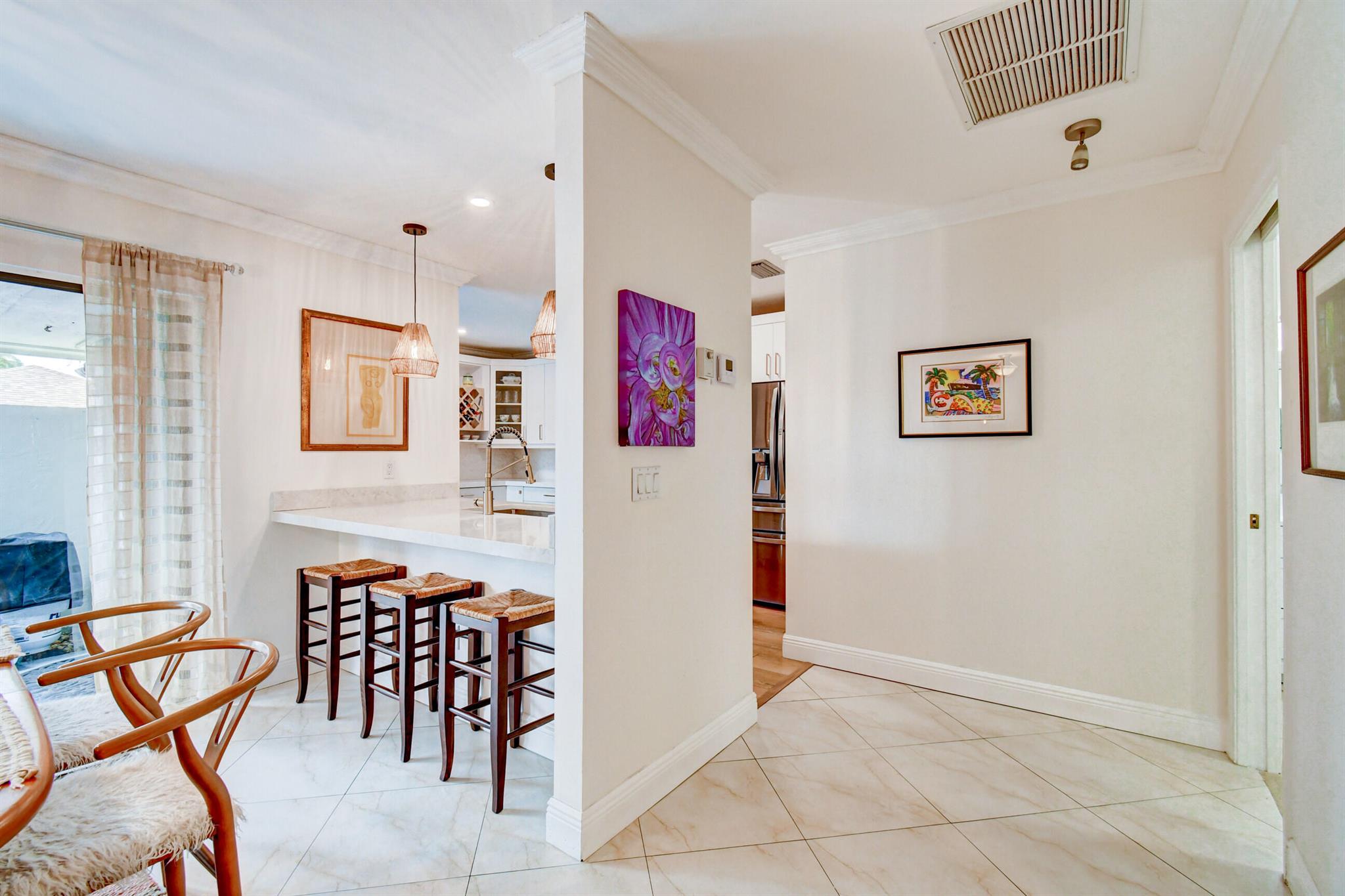 10 S Lakeshore Drive