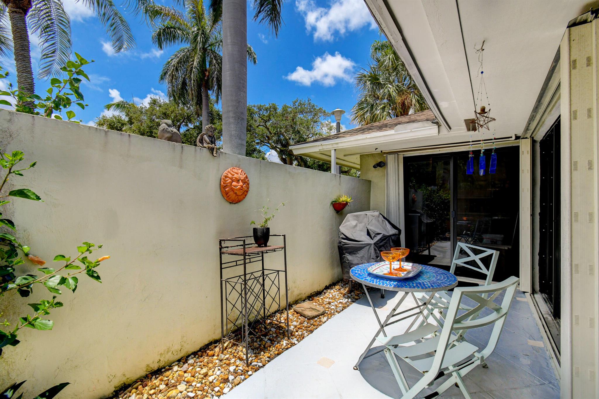 10 S Lakeshore Drive