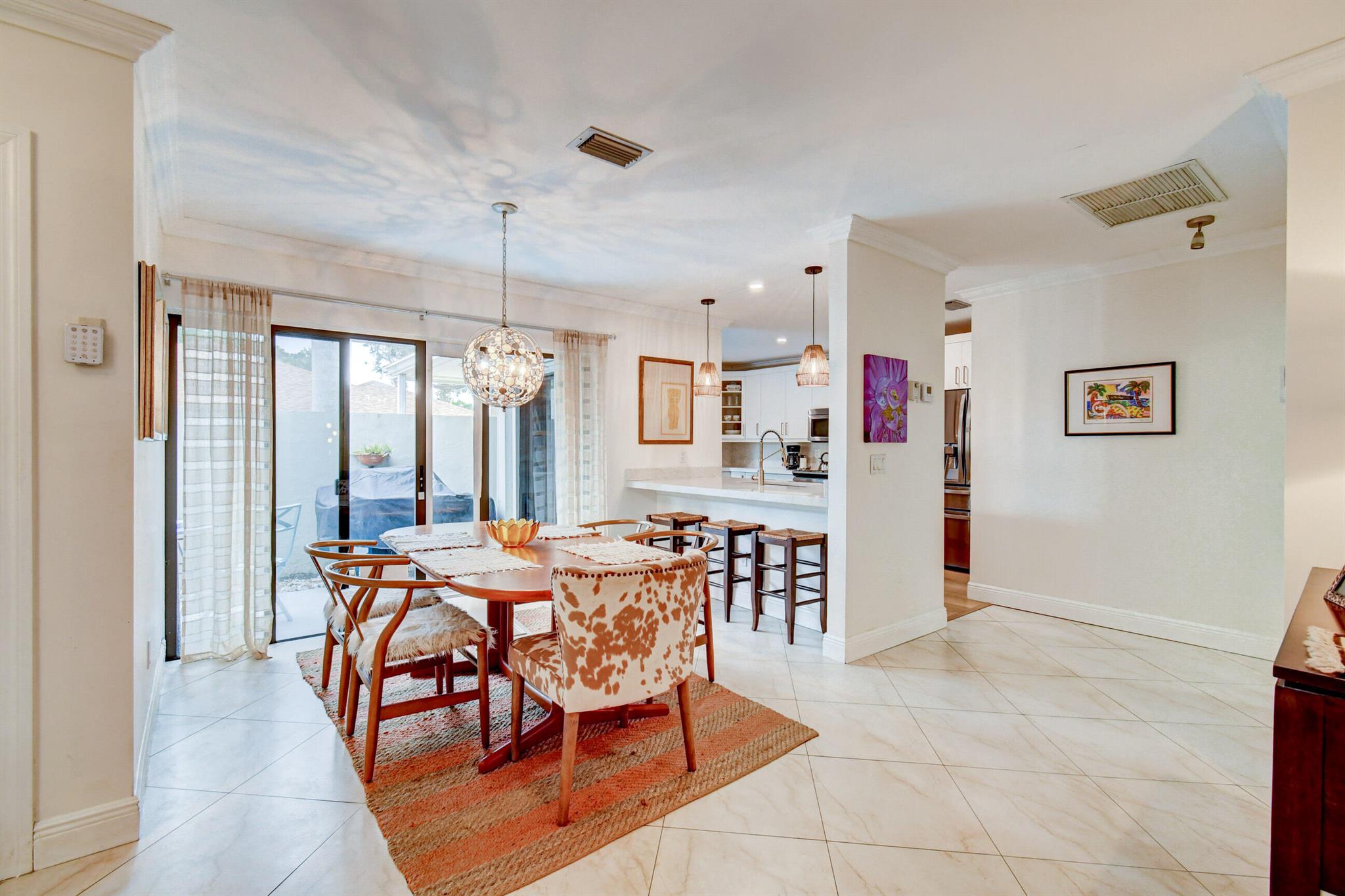 10 S Lakeshore Drive