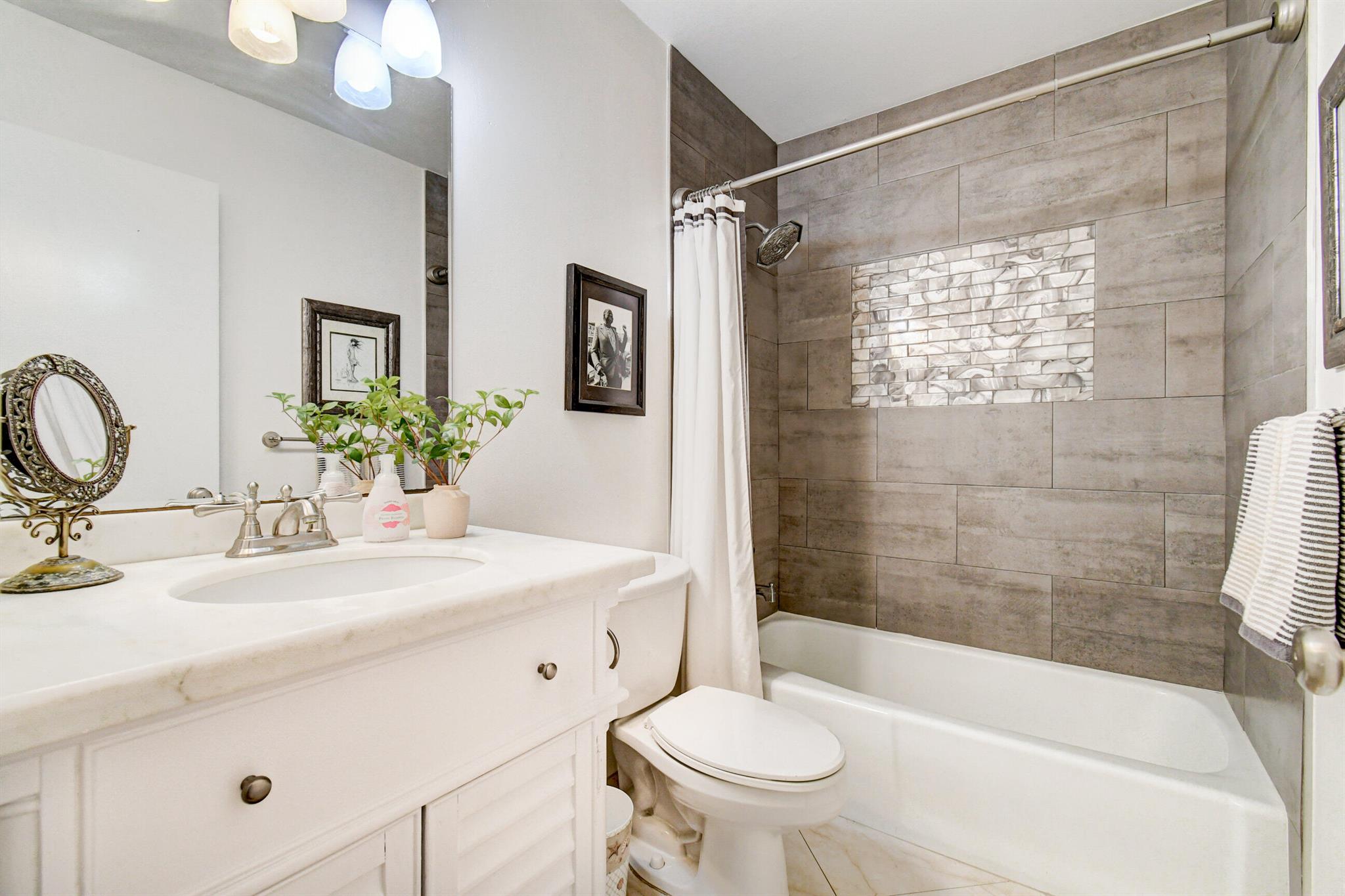 10 S Lakeshore Drive