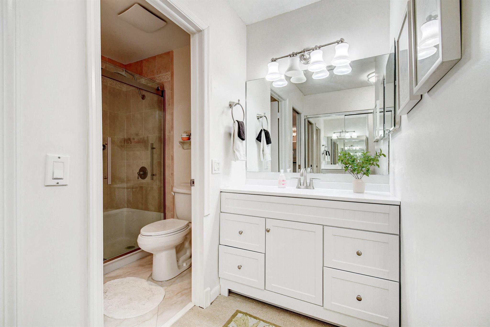 10 S Lakeshore Drive