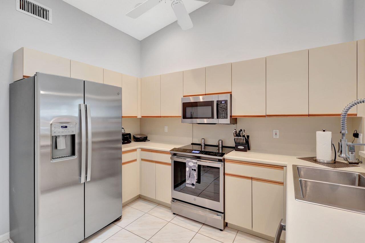 9662 Harbour Lake Circle