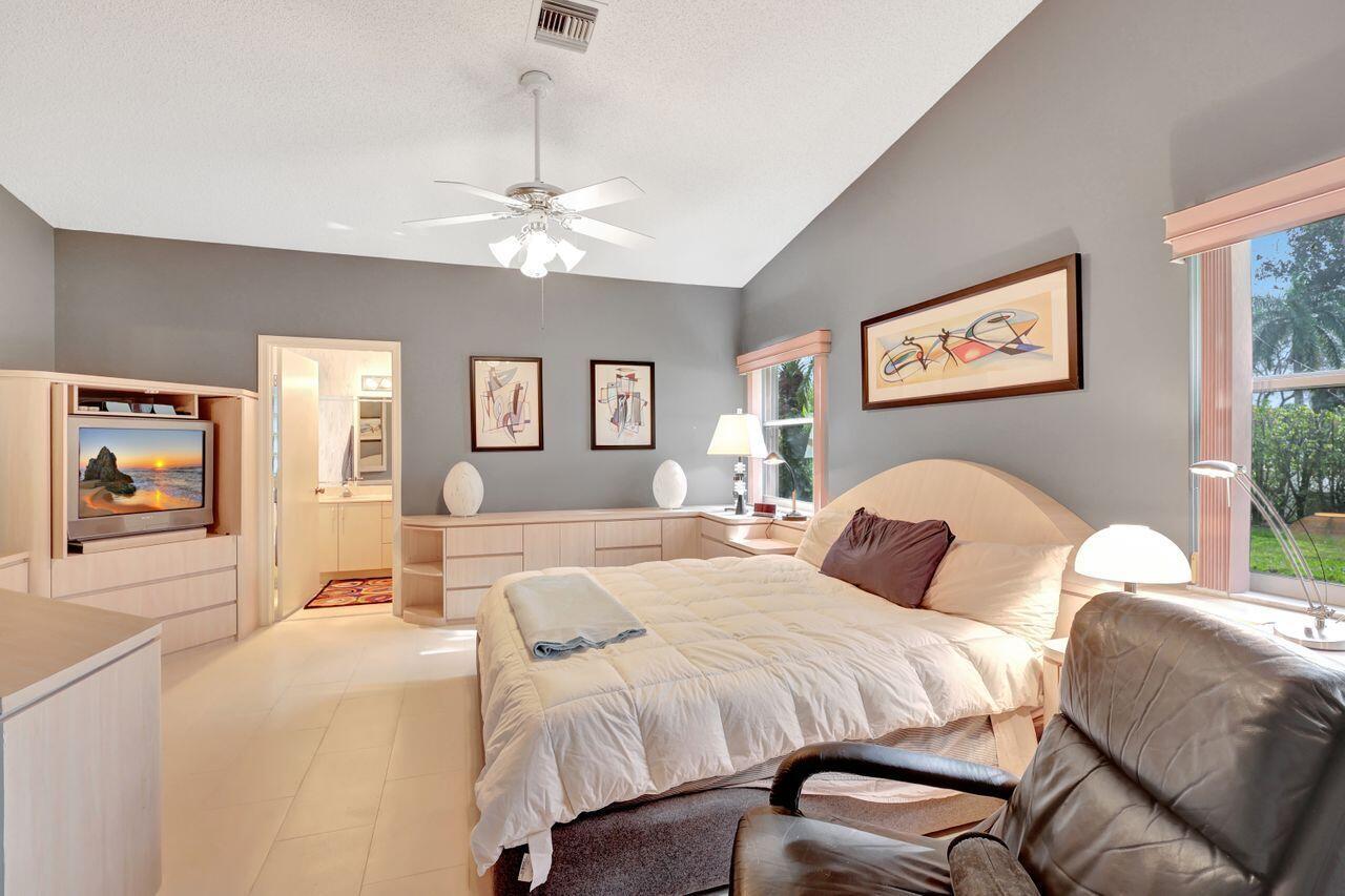 9662 Harbour Lake Circle