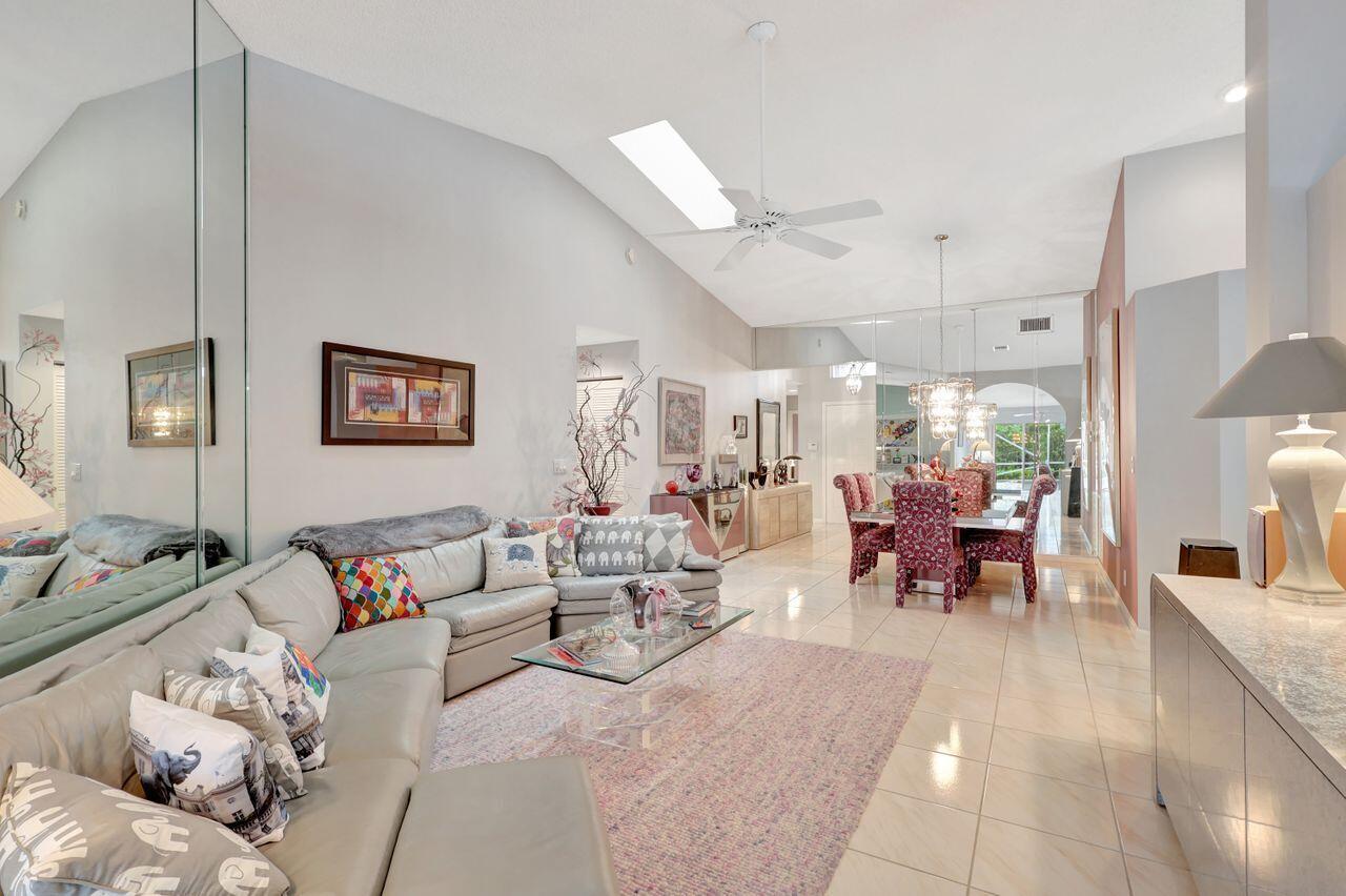 9662 Harbour Lake Circle