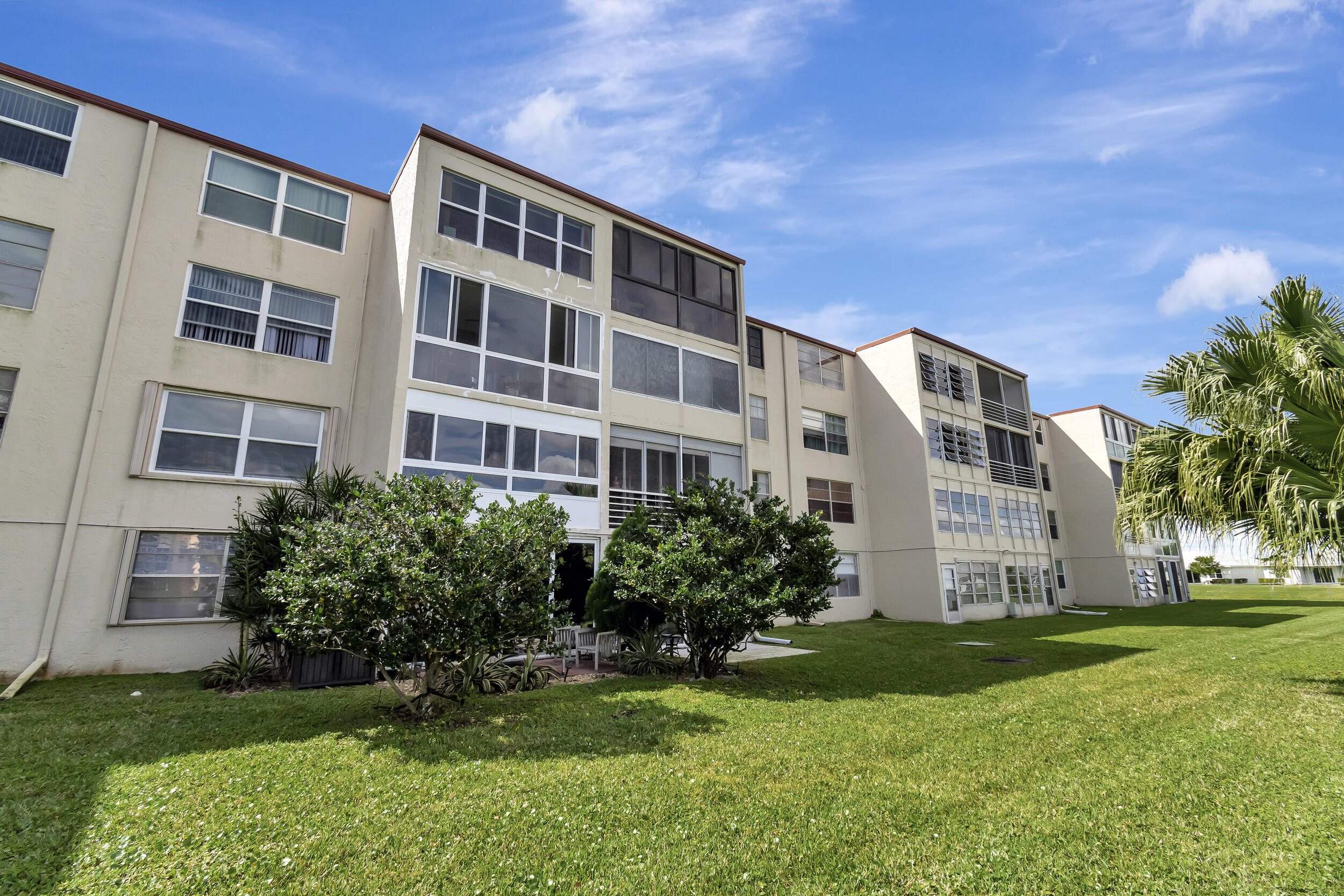 26 Abbey Lane 305