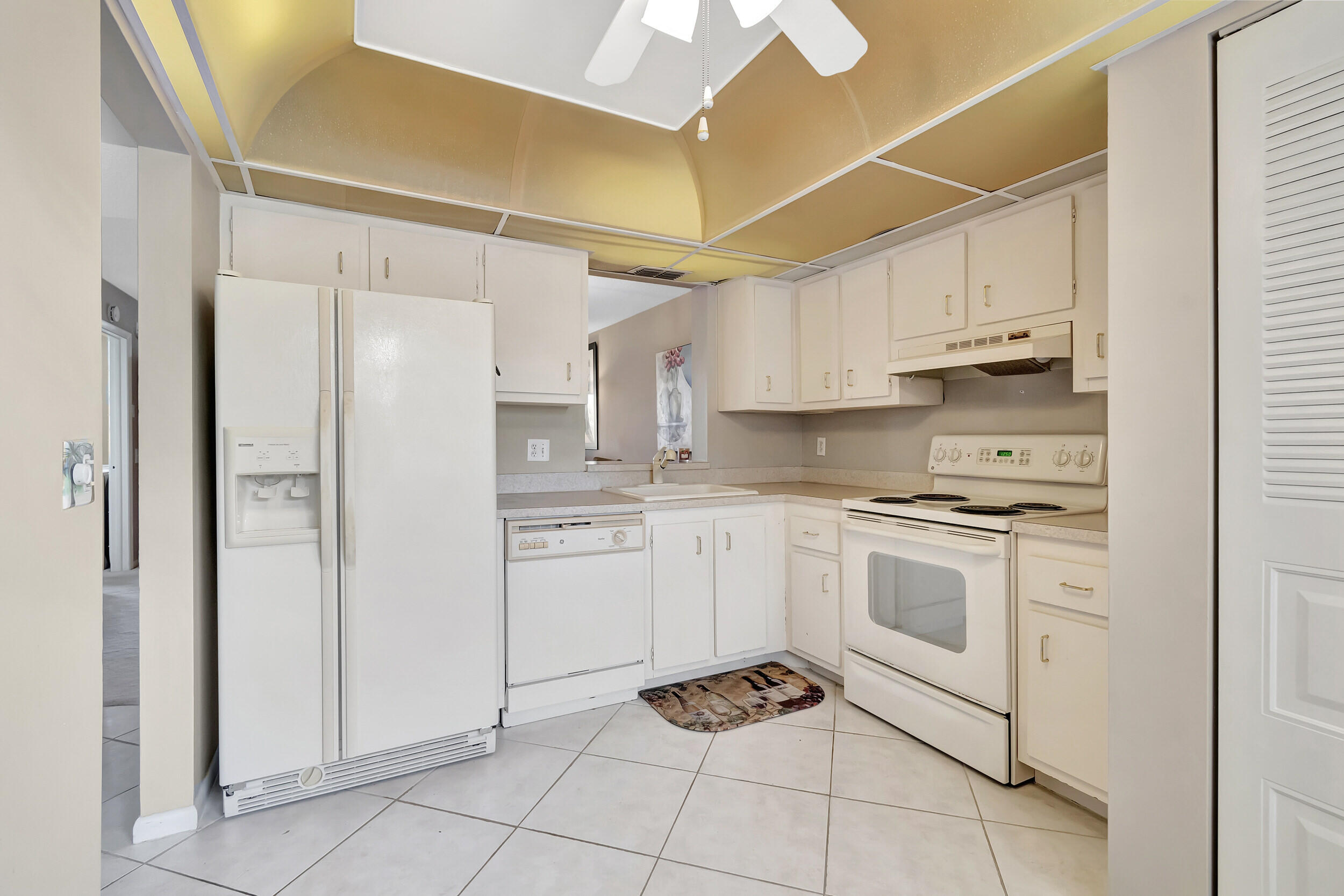 26 Abbey Lane 305