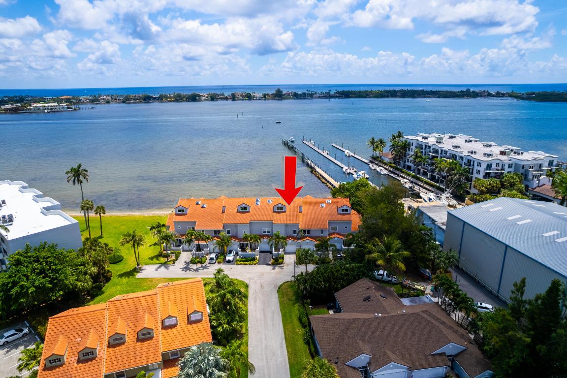 33 S Lakeshore Drive