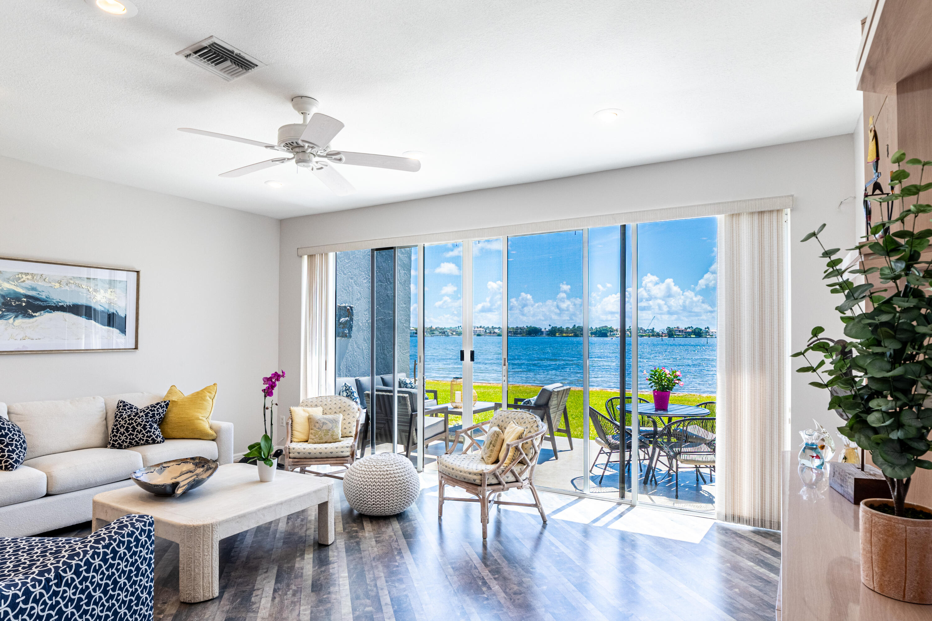 33 S Lakeshore Drive