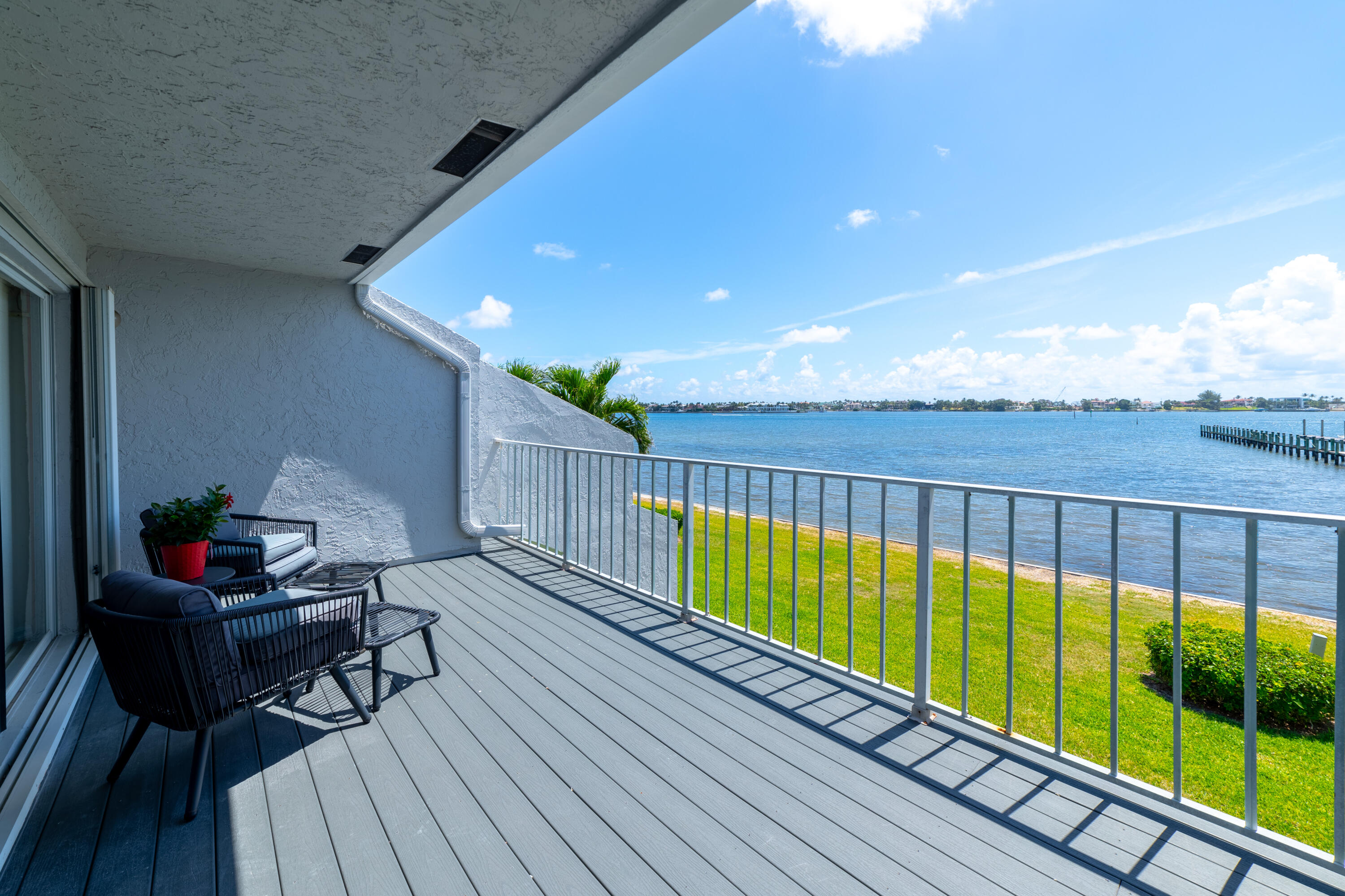 33 S Lakeshore Drive