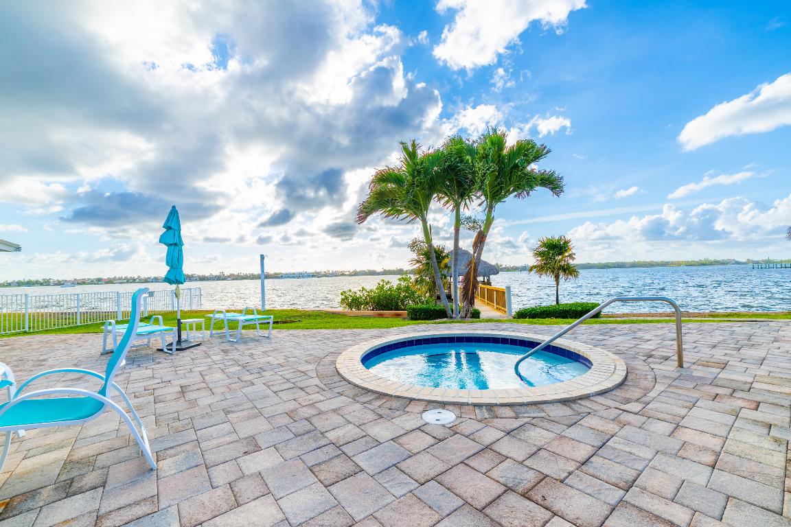 33 S Lakeshore Drive