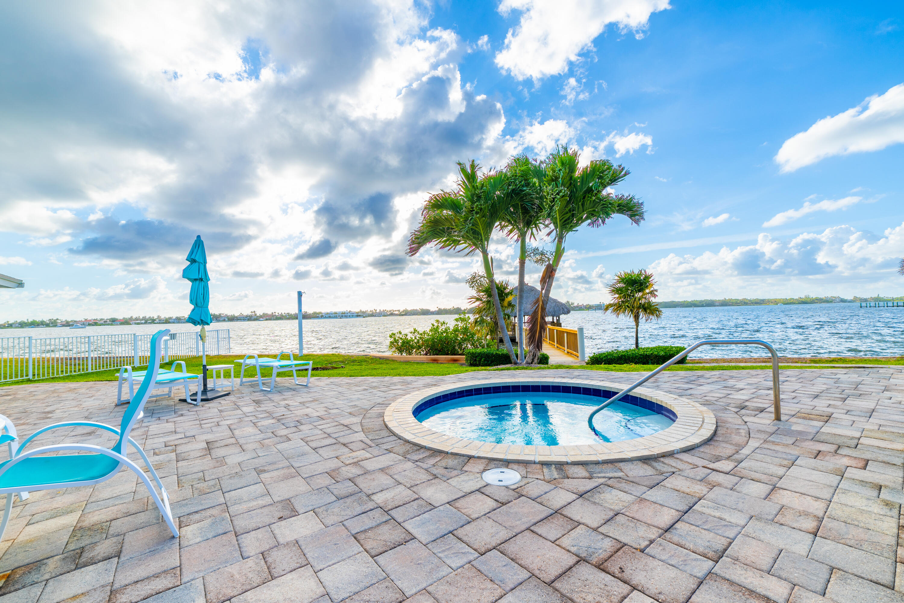 33 S Lakeshore Drive