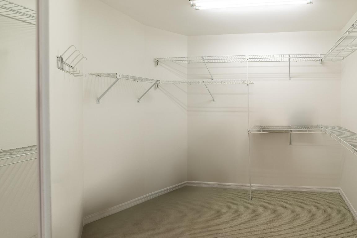 33 S Lakeshore Drive