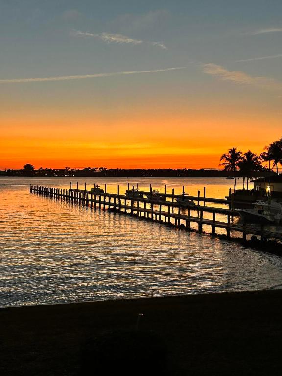 33 S Lakeshore Drive